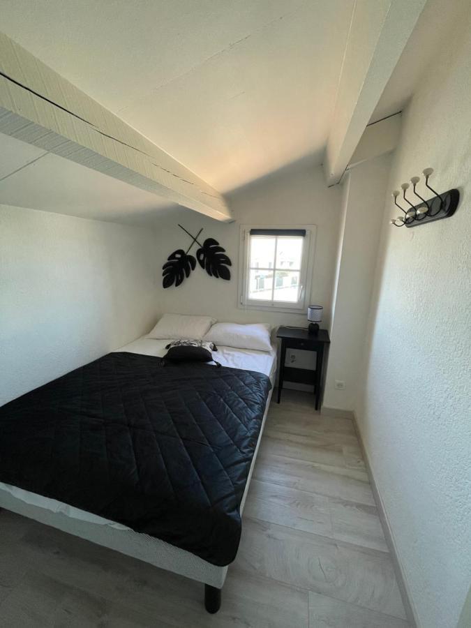Appartement Duplex Climatise Le Trident Сен Мари де ла Мер Екстериор снимка
